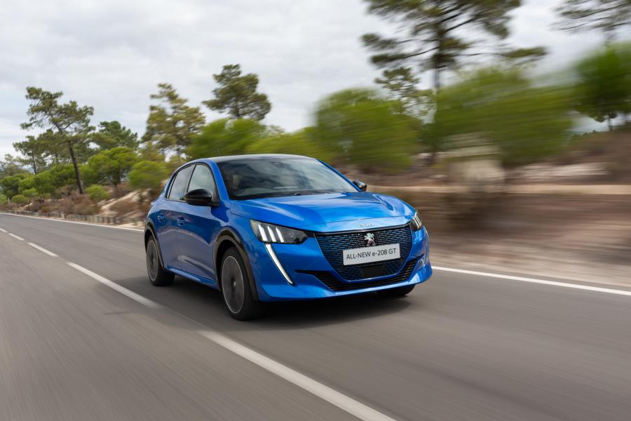  Peugeot e-208 GT 2019 года  (UK) (фото 1 из 3)